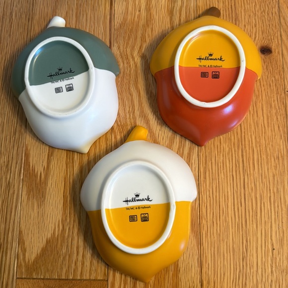 Hallmark Autumn Acorns Stacking Bowls, Set of 3- Free gift with purchase! - Picture 3 of 6